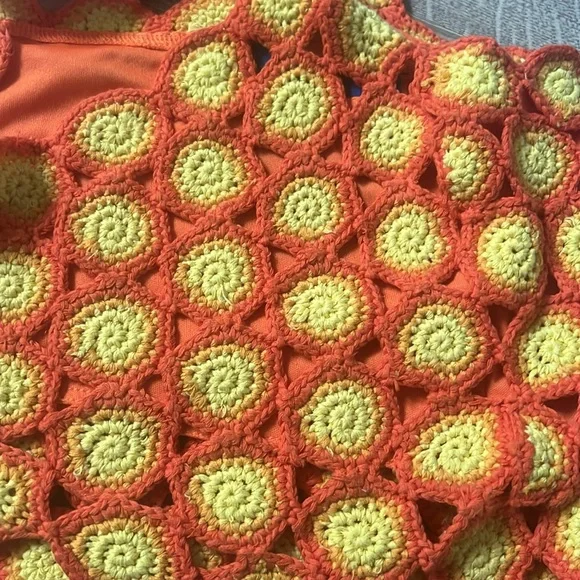 SIMON MILLER Rummie  Crochet Top in Hibiscus. Size M - Picture 12 of 13